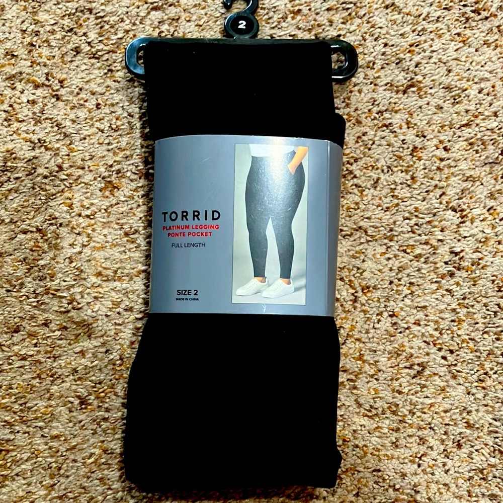 Torrid Platinum Legging Ponte Pocket-Full Length-NWT-Size 2